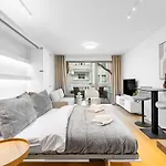 Terrazzo Lux With Balcony アパート