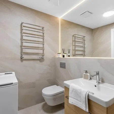 Terrazzo Lux With Balcony דירה *